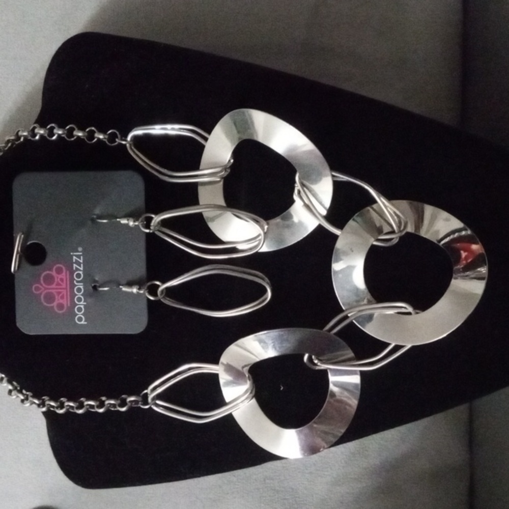 Necklace and earrings set